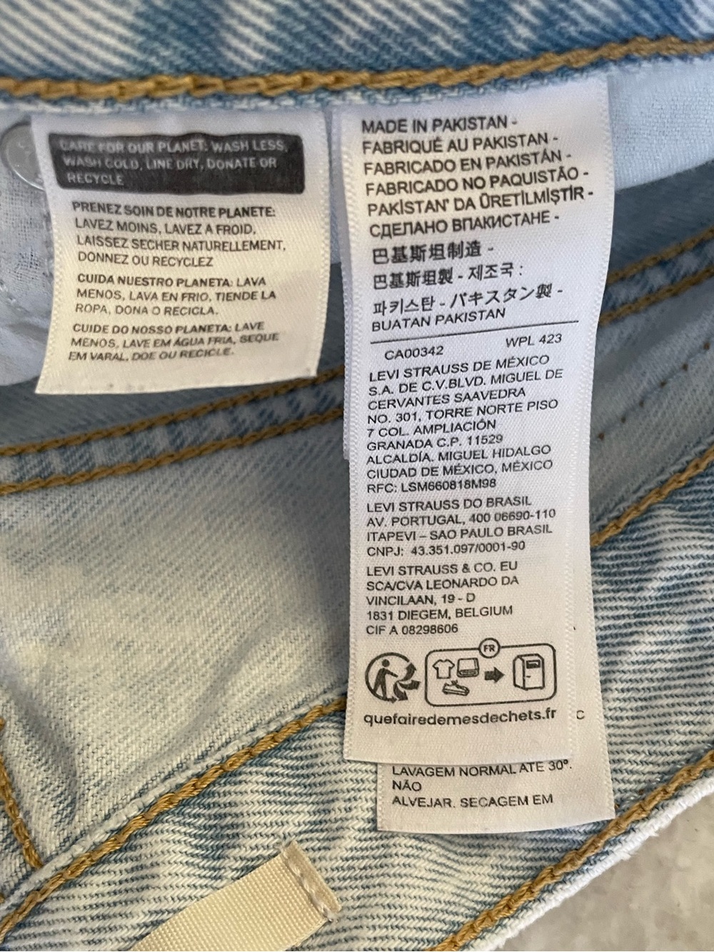 Levi’s ‘94 Baggy Shorts - Picture 7 of 11